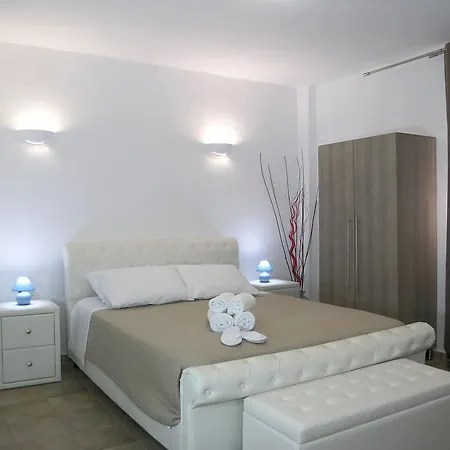 Blue & White Apartment Ano Mera