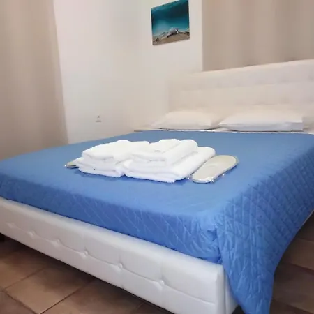 Blue & White Apartment *