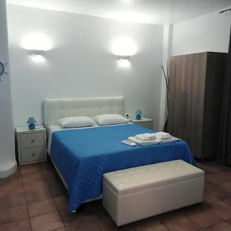 Blue & White Apartment Ano Mera