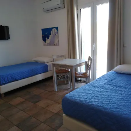 Blue & White Άνω Μερά